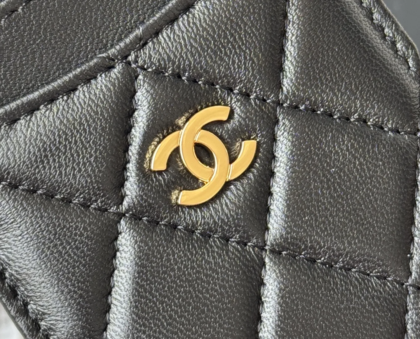 Chanel AP0223 Ultra Mini Lambskin Card Holder - Detail view 6