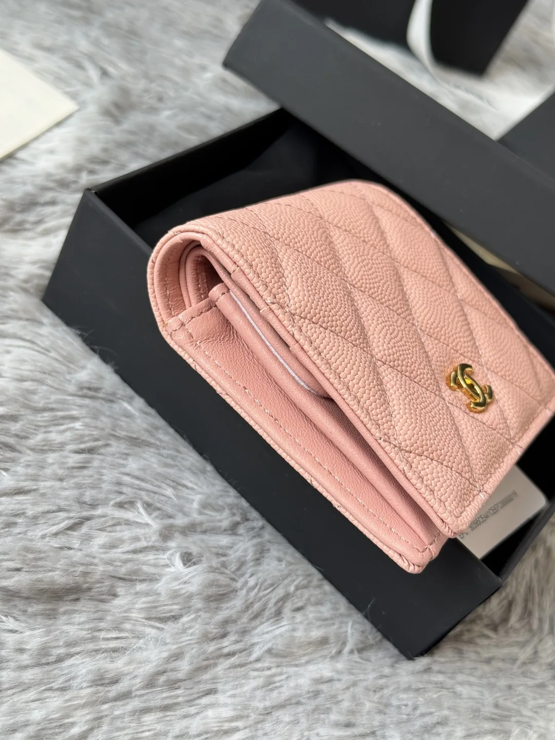 Chanel A84028 Bi-fold Wallet - Detail view 5