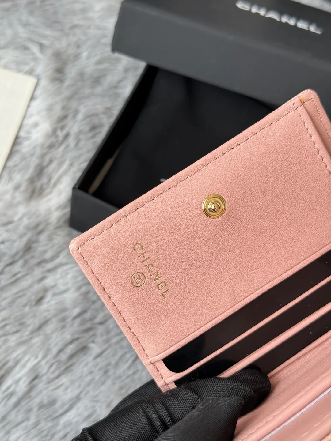 Chanel A84028 Bi-fold Wallet - Detail view 8