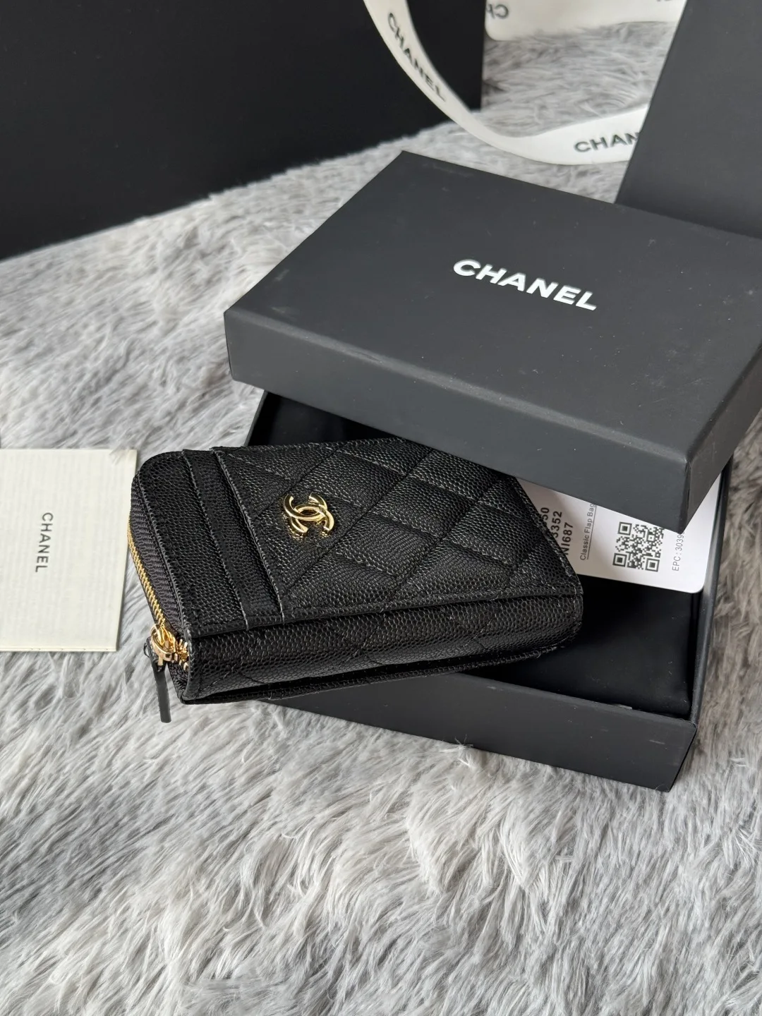 Chanel AP1650 Small Zip Pouch Laka Pouch - Detail view 5