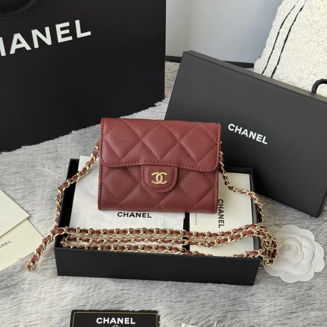 Chanel 0238 SS19 Magnetic Snap Chain Bag Small Chanel Chain Bag - Detail view 2