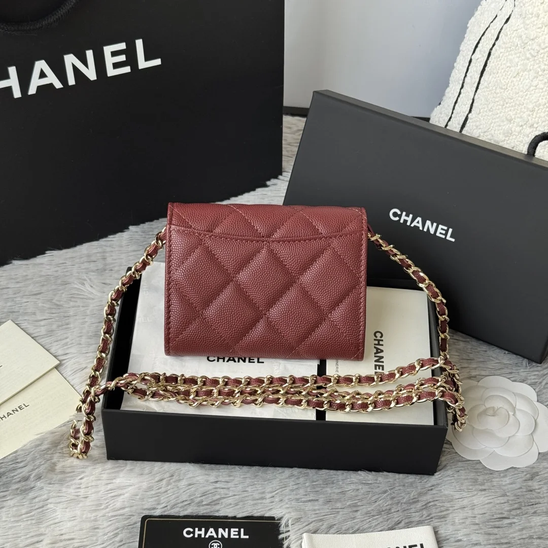Chanel 0238 SS19 Magnetic Snap Chain Bag Small Chanel Chain Bag - Detail view 3