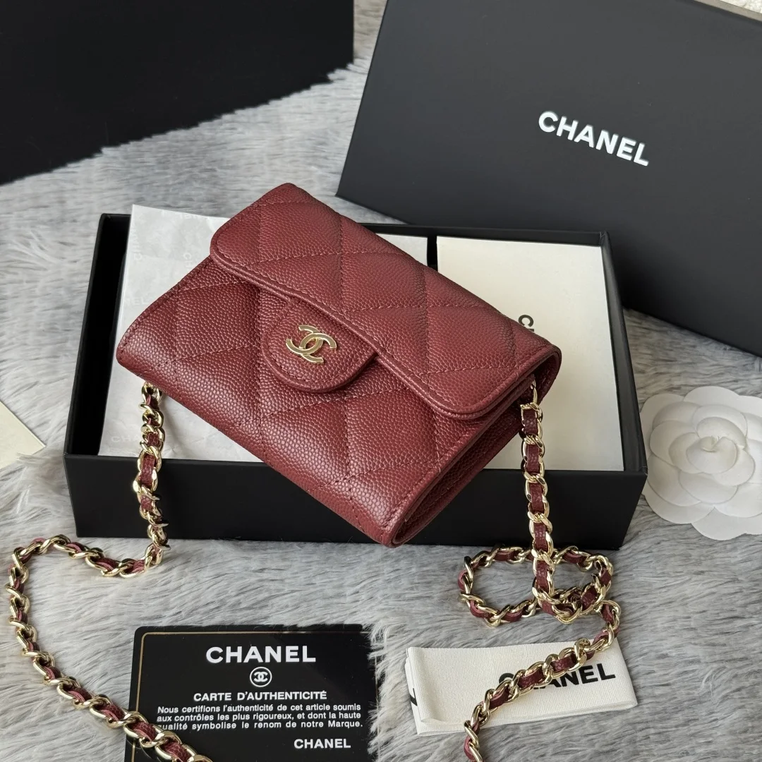 Chanel 0238 SS19 Magnetic Snap Chain Bag Small Chanel Chain Bag - Detail view 4