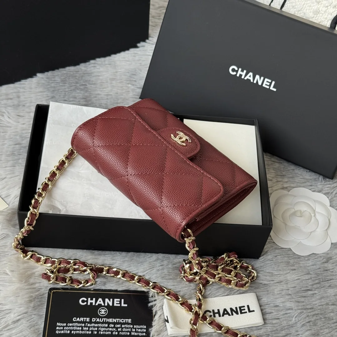 Chanel 0238 SS19 Magnetic Snap Chain Bag Small Chanel Chain Bag - Detail view 5