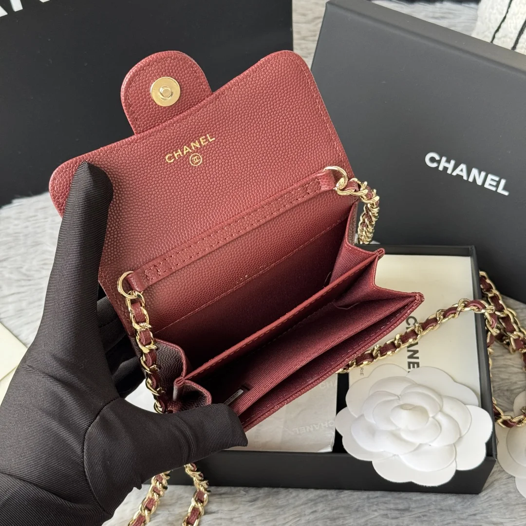 Chanel 0238 SS19 Magnetic Snap Chain Bag Small Chanel Chain Bag - Detail view 7