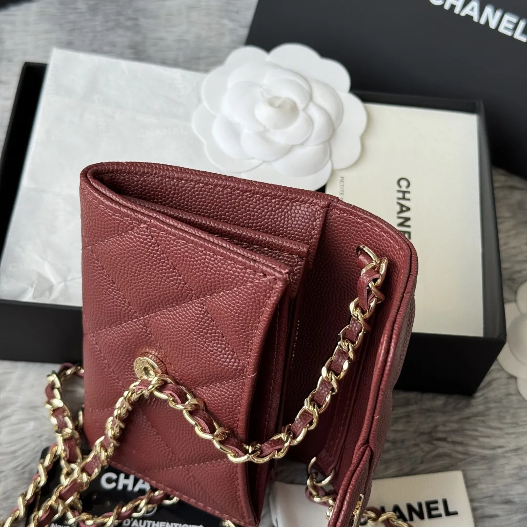 Chanel 0238 SS19 Magnetic Snap Chain Bag Small Chanel Chain Bag - Detail view 9