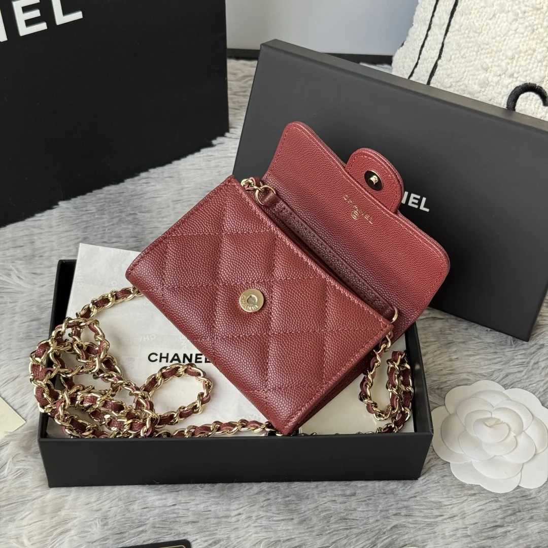 Chanel 0238 SS19 Magnetic Snap Chain Bag Small Chanel Chain Bag - Detail view 10