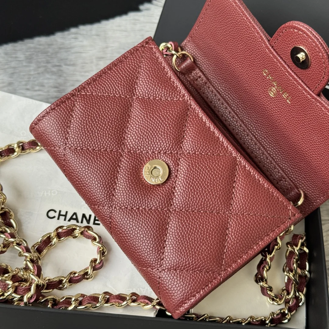 Chanel 0238 SS19 Magnetic Snap Chain Bag Small Chanel Chain Bag - Detail view 11