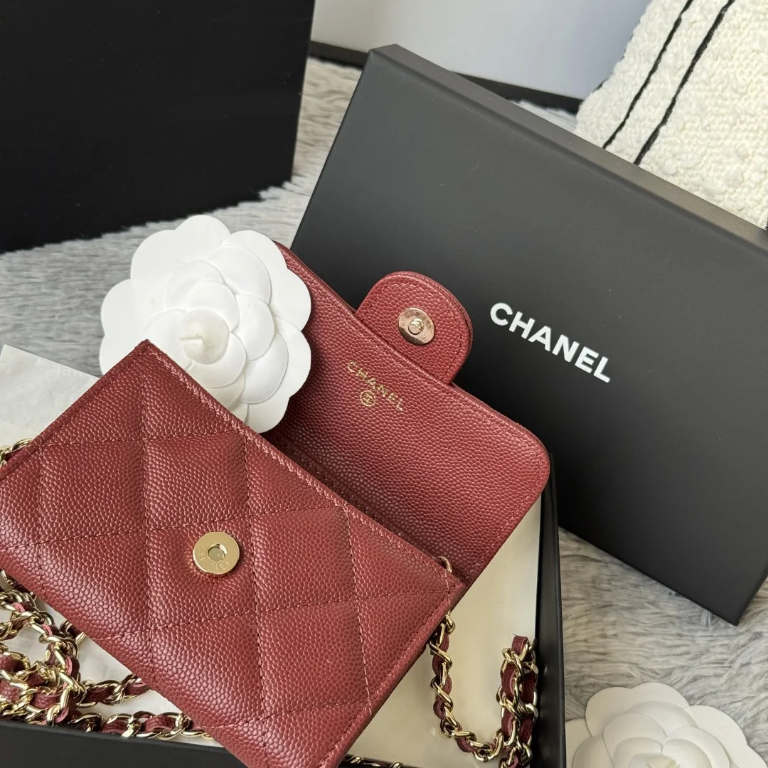 Chanel 0238 SS19 Magnetic Snap Chain Bag Small Chanel Chain Bag - Detail view 12