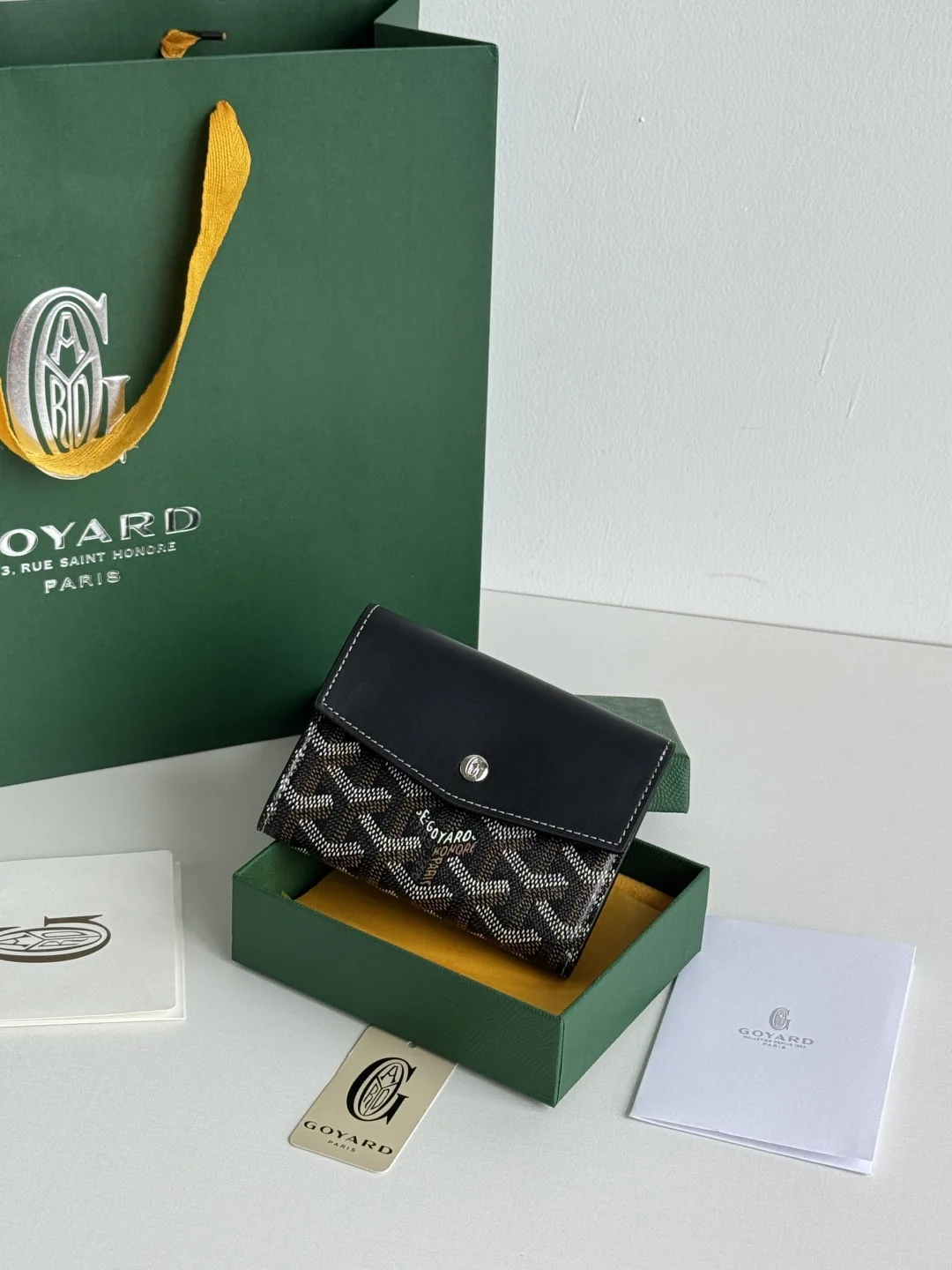 Goyard 3319 Saint-Gabriel Envelope Trifold Wallet - Detail view 1