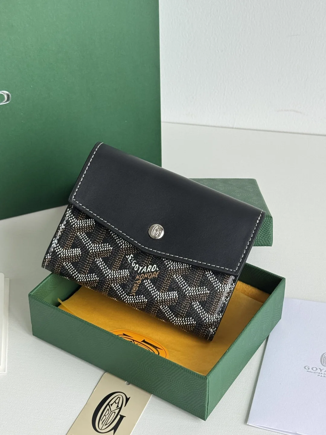 Goyard 3319 Saint-Gabriel Envelope Trifold Wallet - Detail view 2