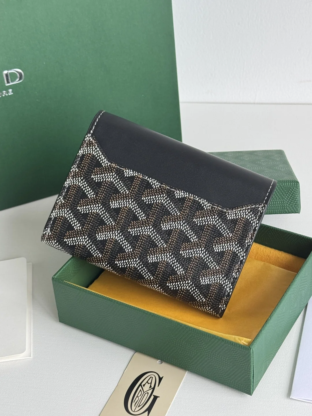 Goyard 3319 Saint-Gabriel Envelope Trifold Wallet - Detail view 3