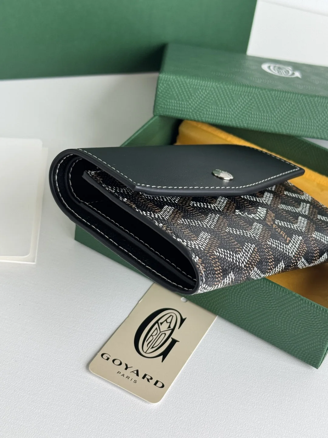 Goyard 3319 Saint-Gabriel Envelope Trifold Wallet - Detail view 5