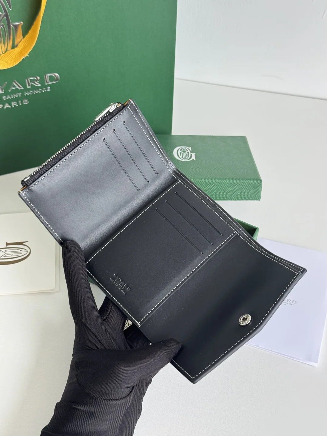 Goyard 3319 Saint-Gabriel Envelope Trifold Wallet - Detail view 8