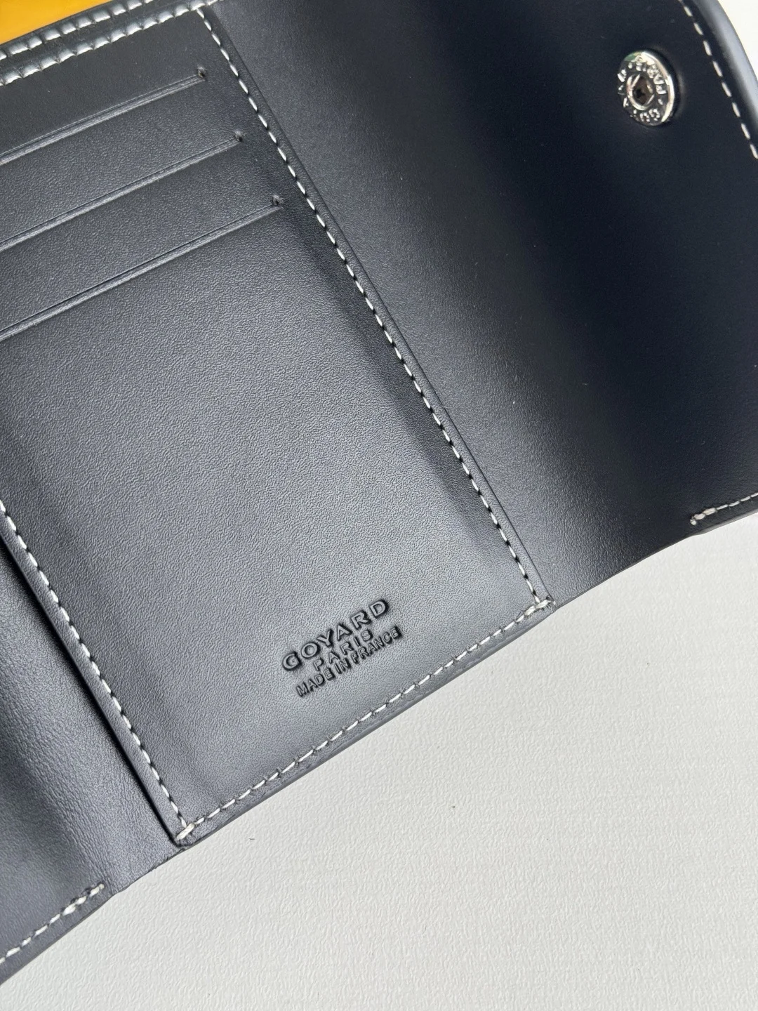 Goyard 3319 Saint-Gabriel Envelope Trifold Wallet - Detail view 9
