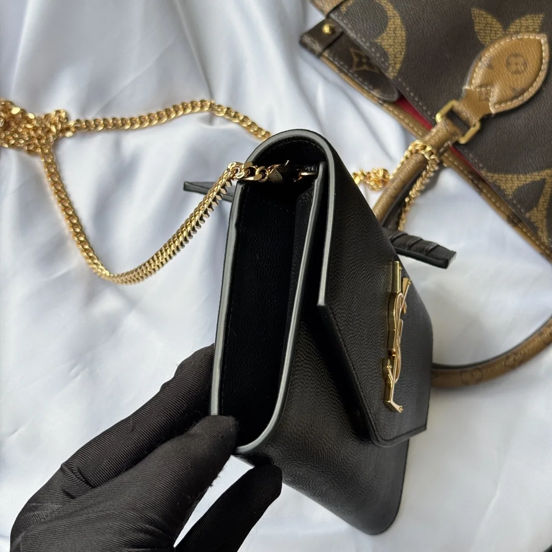 SAINT LAURENT 607788 Uptown Mini Envelope Clutch - Detail view 4