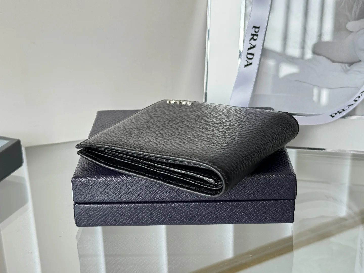 Prada 2M0513 Litchi Pattern Cowhide Men s Short Wallet - Detail view 4