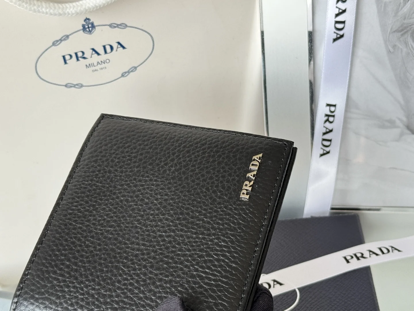 Prada 2M0513 Litchi Pattern Cowhide Men s Short Wallet - Detail view 7