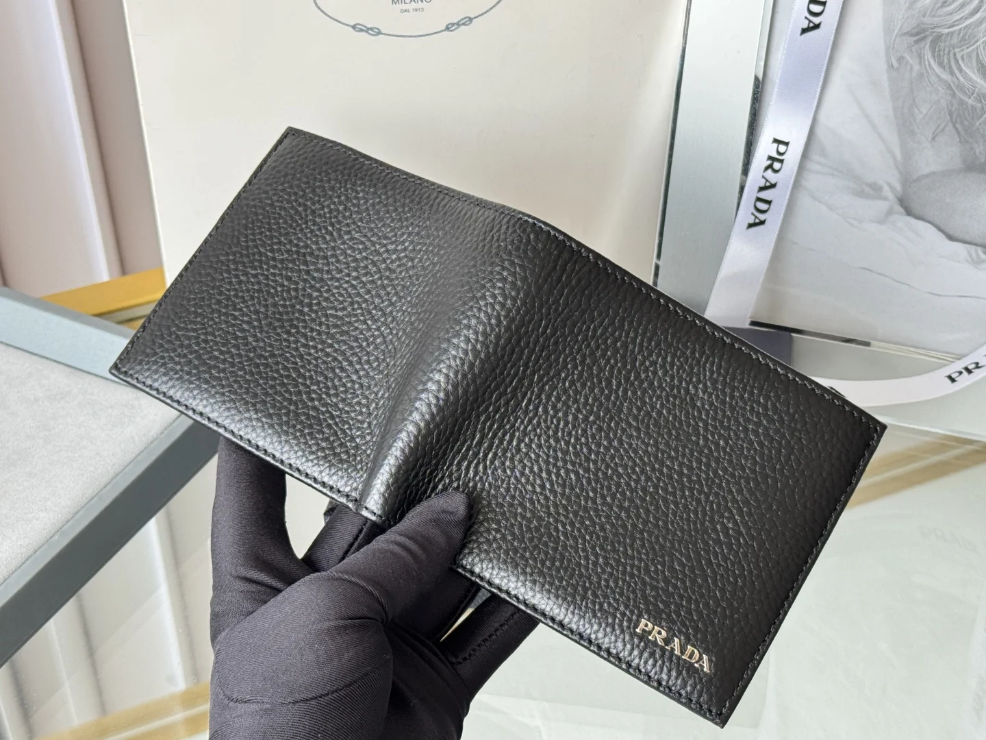 Prada 2M0513 Litchi Pattern Cowhide Men s Short Wallet - Detail view 8