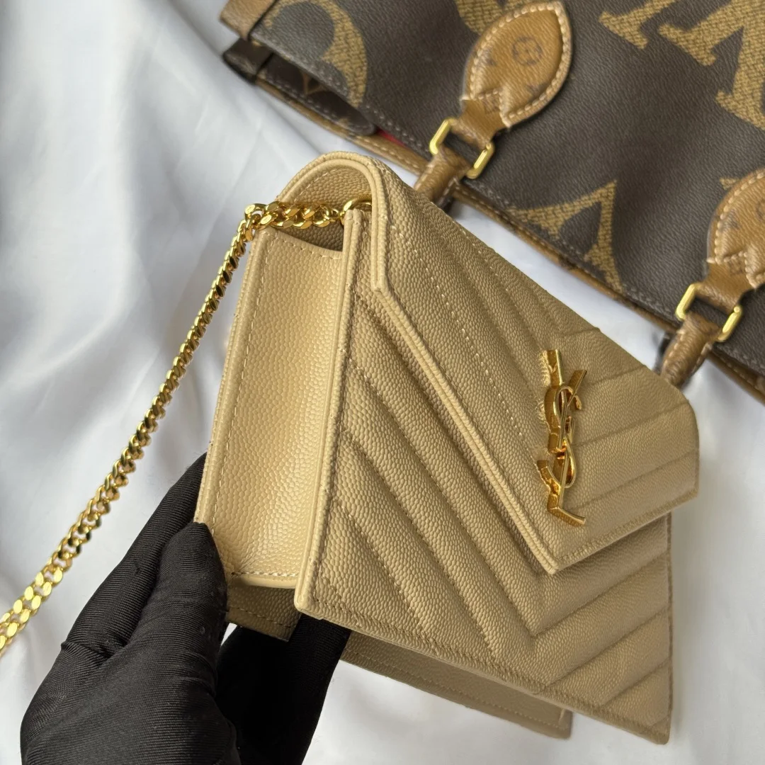 SAINT LAURENT 393953 WOC Small Envelope Bag - Detail view 4
