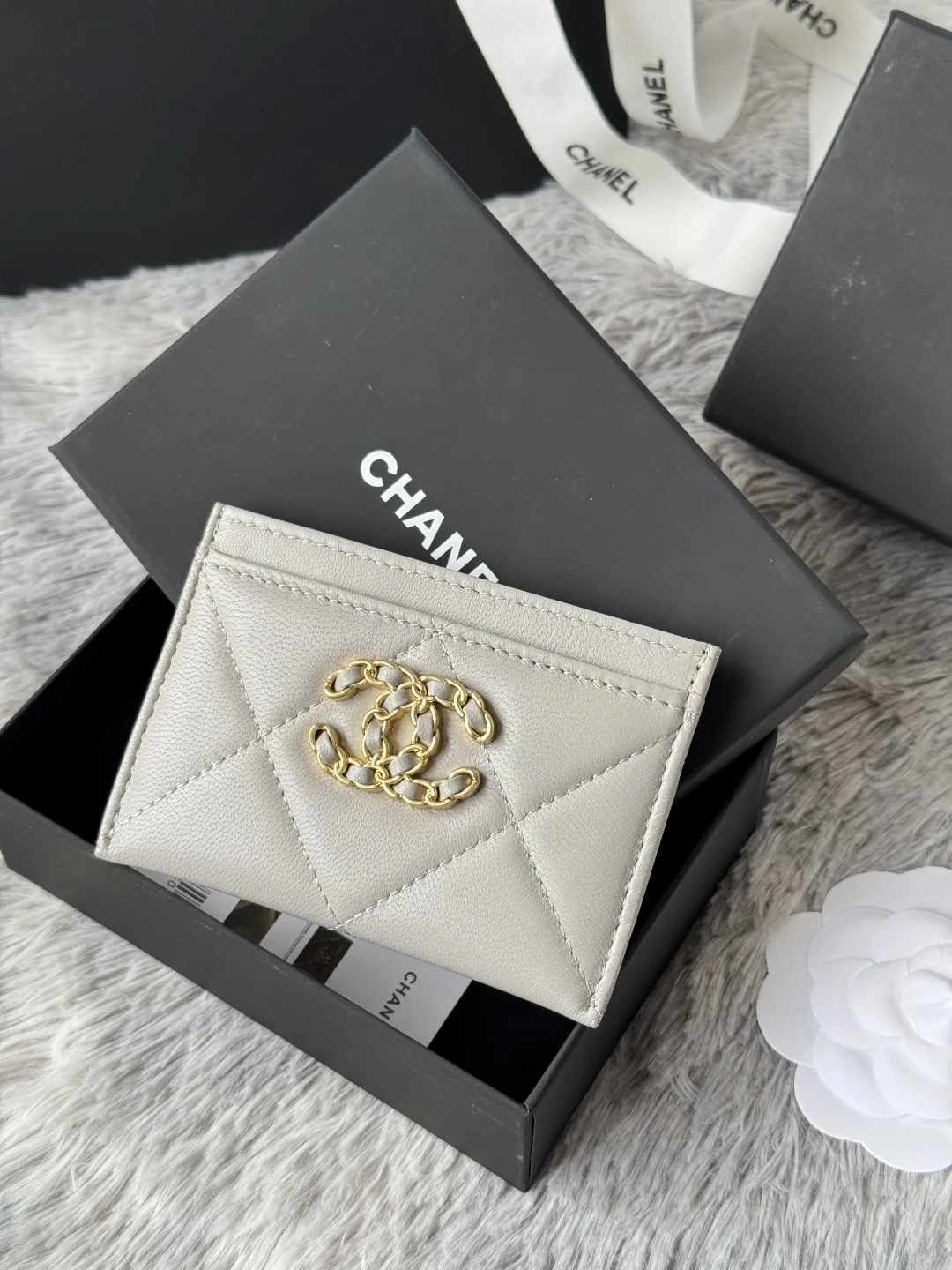 Chanel AP1167 Embroidered Argyle Cardholder - Detail view 2
