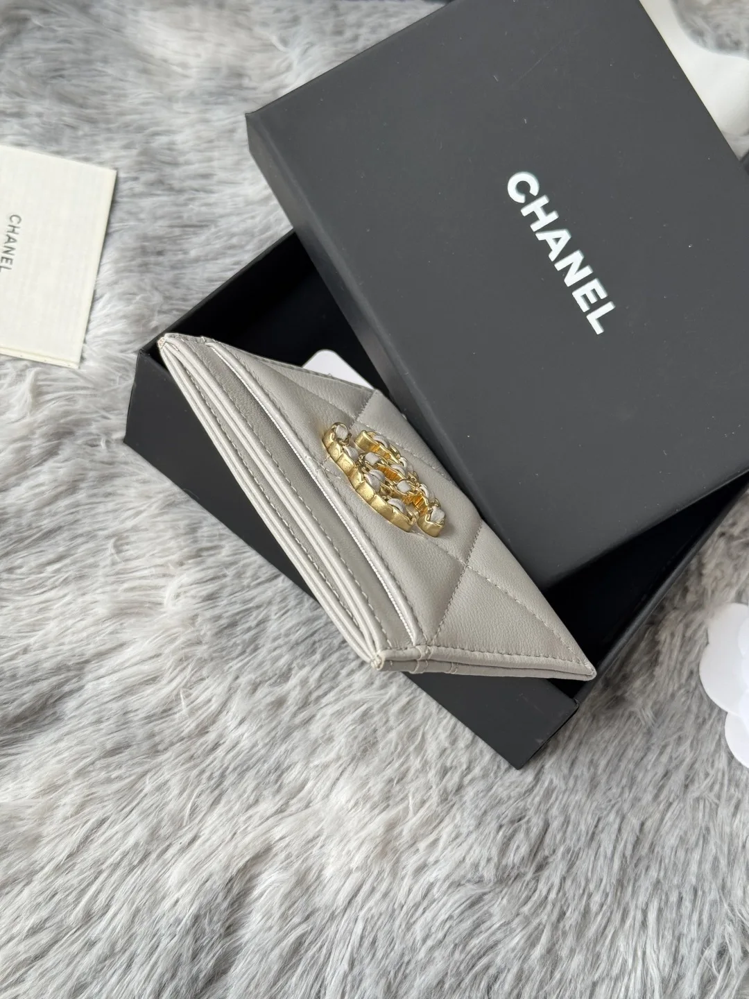 Chanel AP1167 Embroidered Argyle Cardholder - Detail view 4
