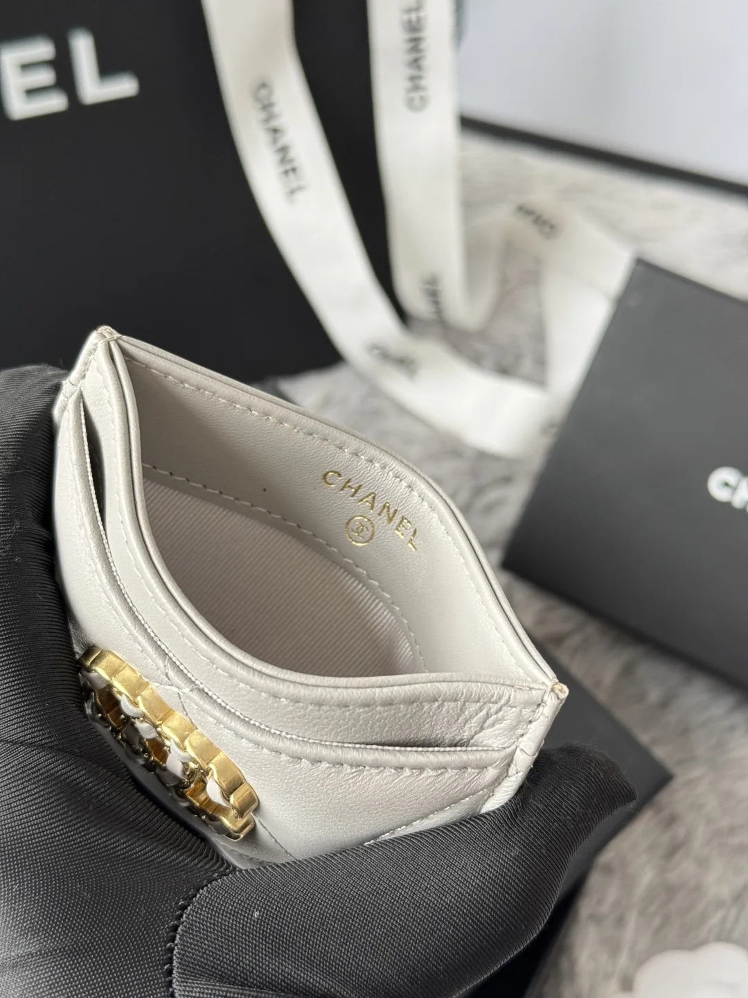 Chanel AP1167 Embroidered Argyle Cardholder - Detail view 8