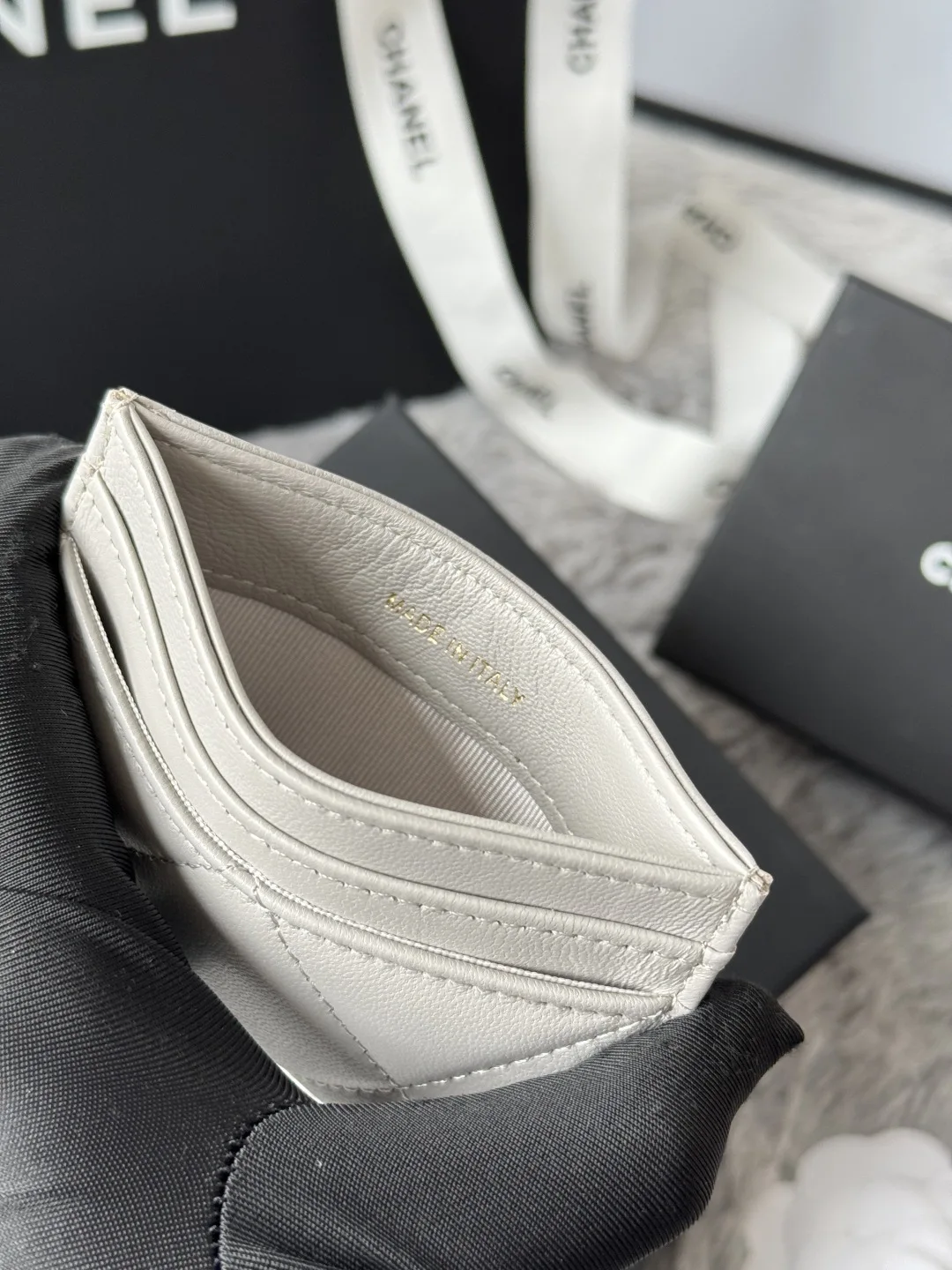 Chanel AP1167 Embroidered Argyle Cardholder - Detail view 9