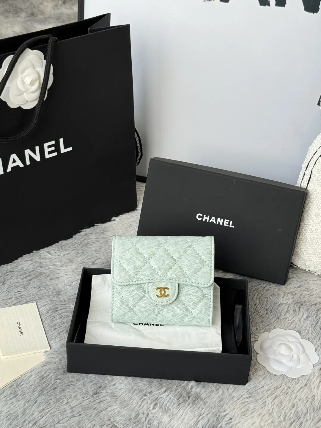 Chanel 82288 Calfskin Caviar CF Trifold Wallet - Detail view 1