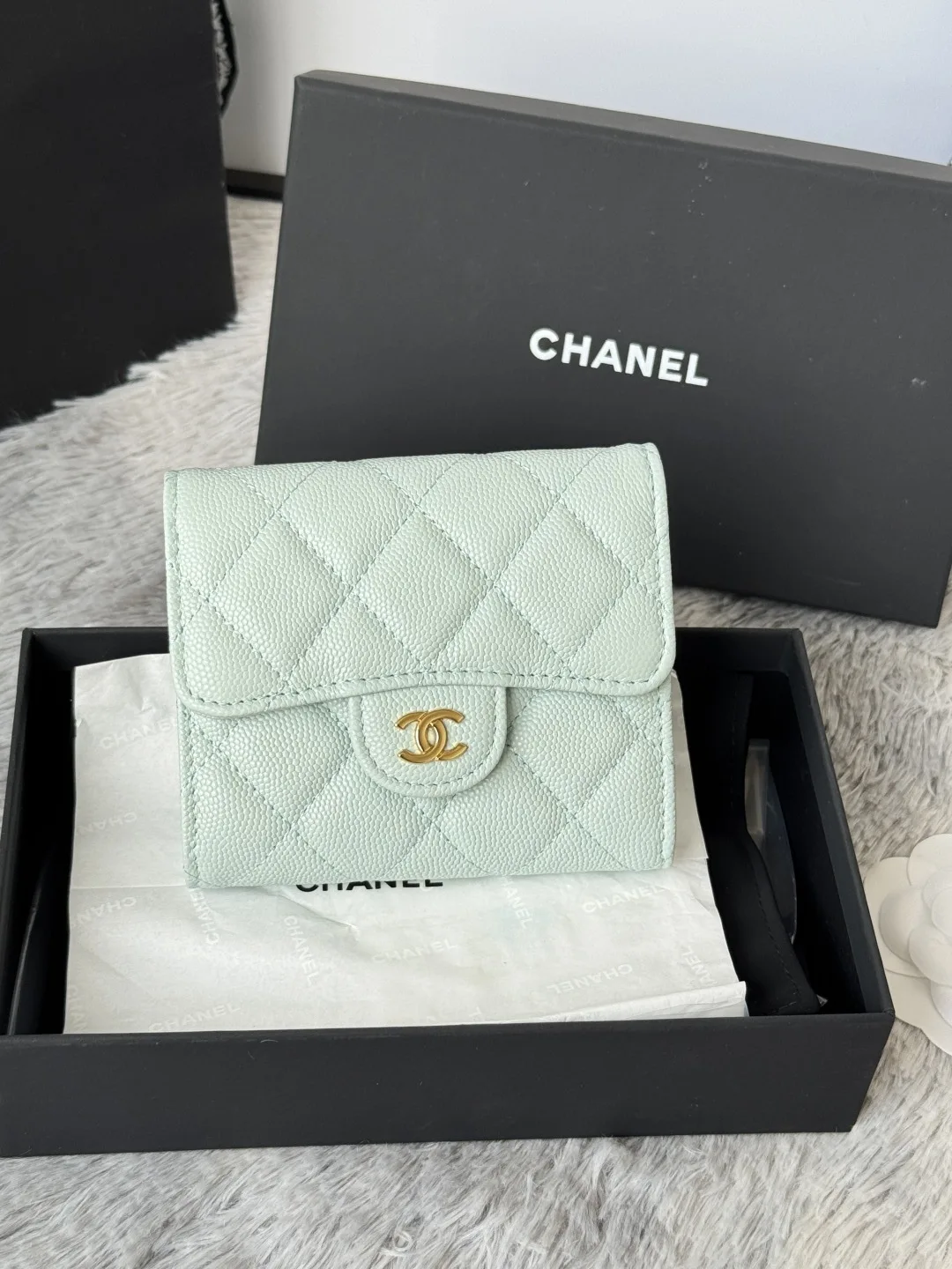 Chanel 82288 Calfskin Caviar CF Trifold Wallet - Detail view 2