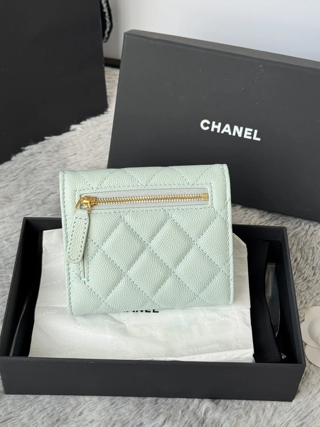 Chanel 82288 Calfskin Caviar CF Trifold Wallet - Detail view 3