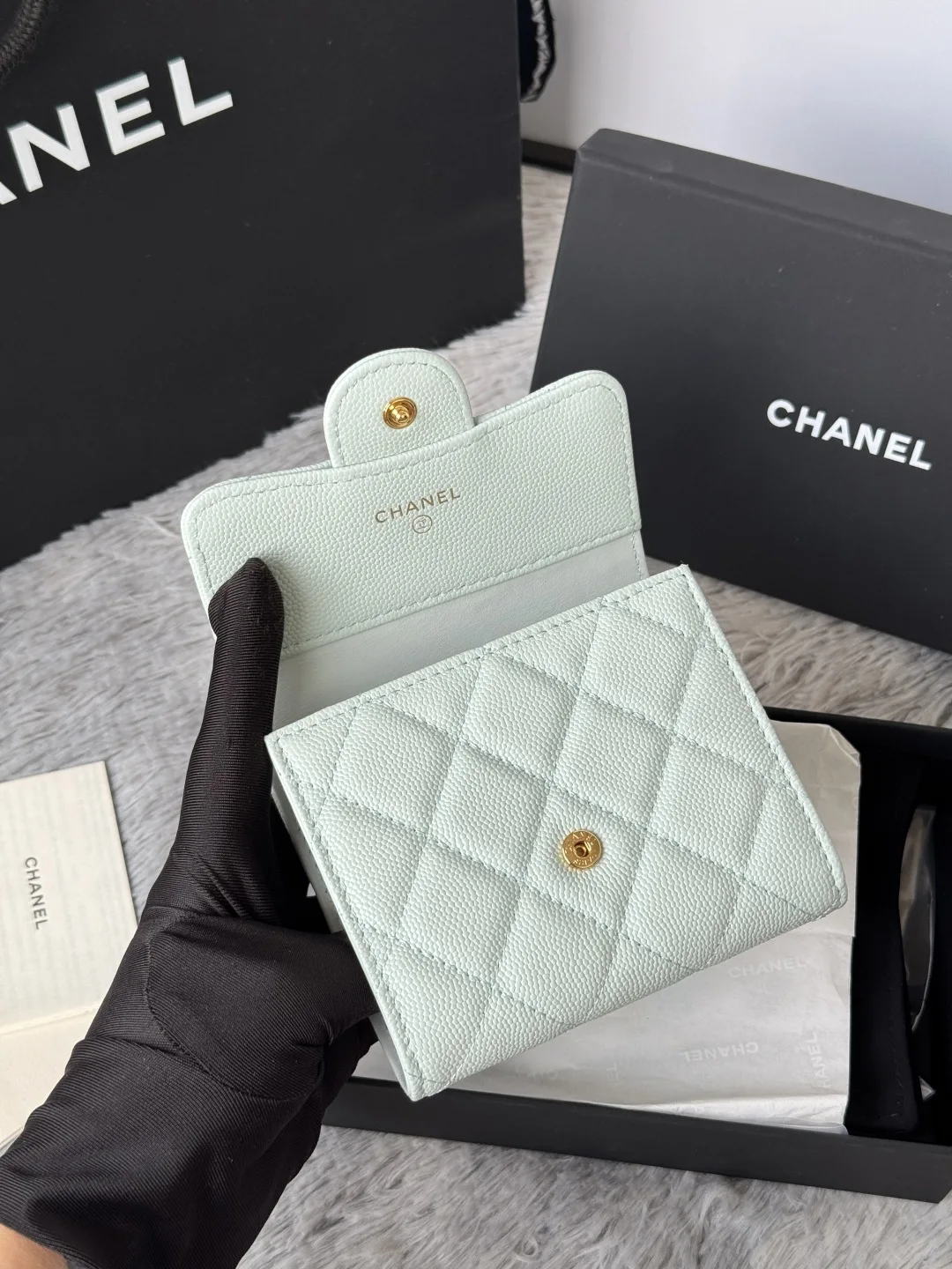Chanel 82288 Calfskin Caviar CF Trifold Wallet - Detail view 8