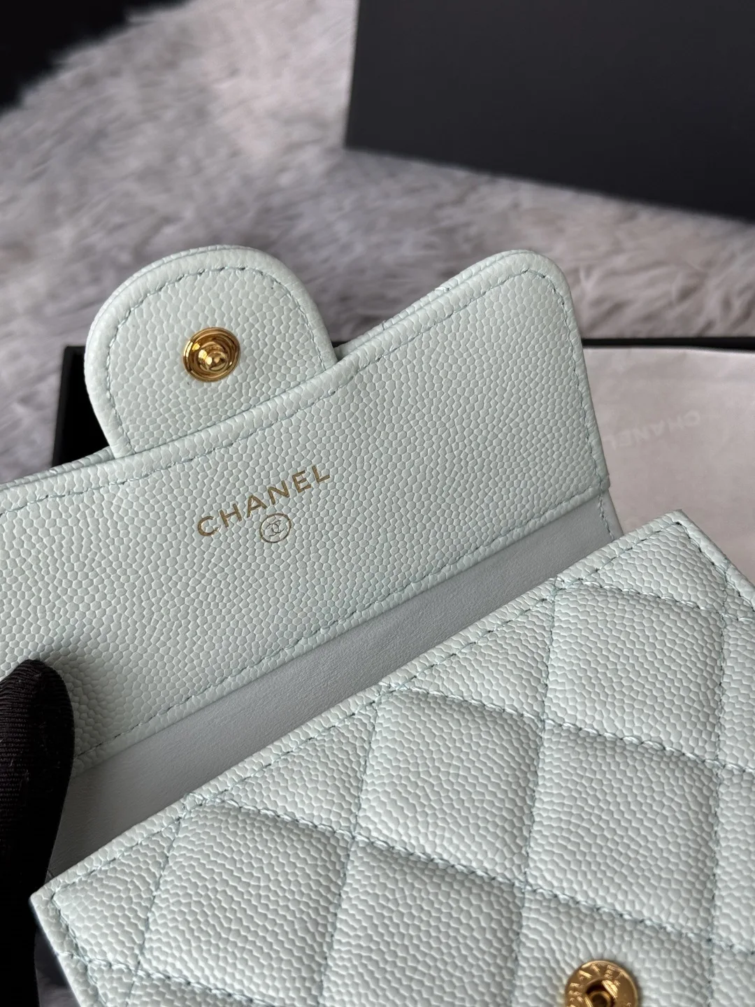 Chanel 82288 Calfskin Caviar CF Trifold Wallet - Detail view 9