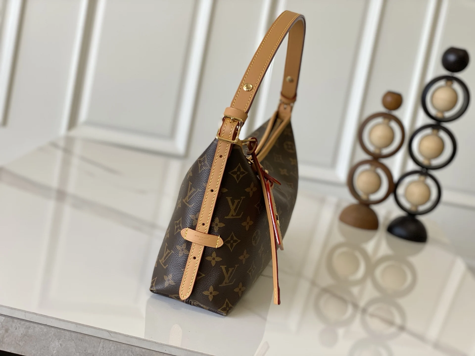 Louis Vuitton M28101 Monogram CarryAll East West Bag - Detail view 2