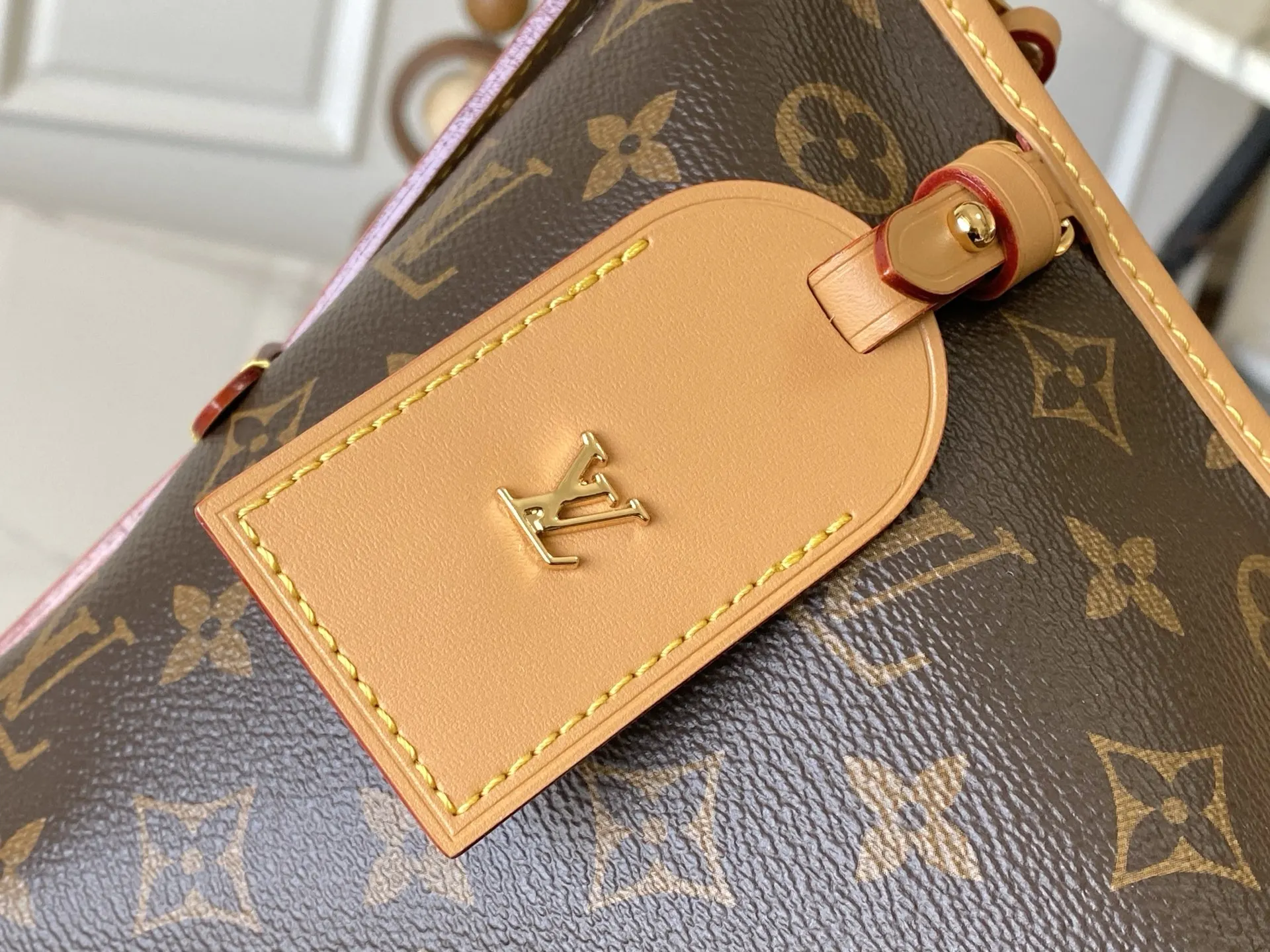 Louis Vuitton M28101 Monogram CarryAll East West Bag - Detail view 5