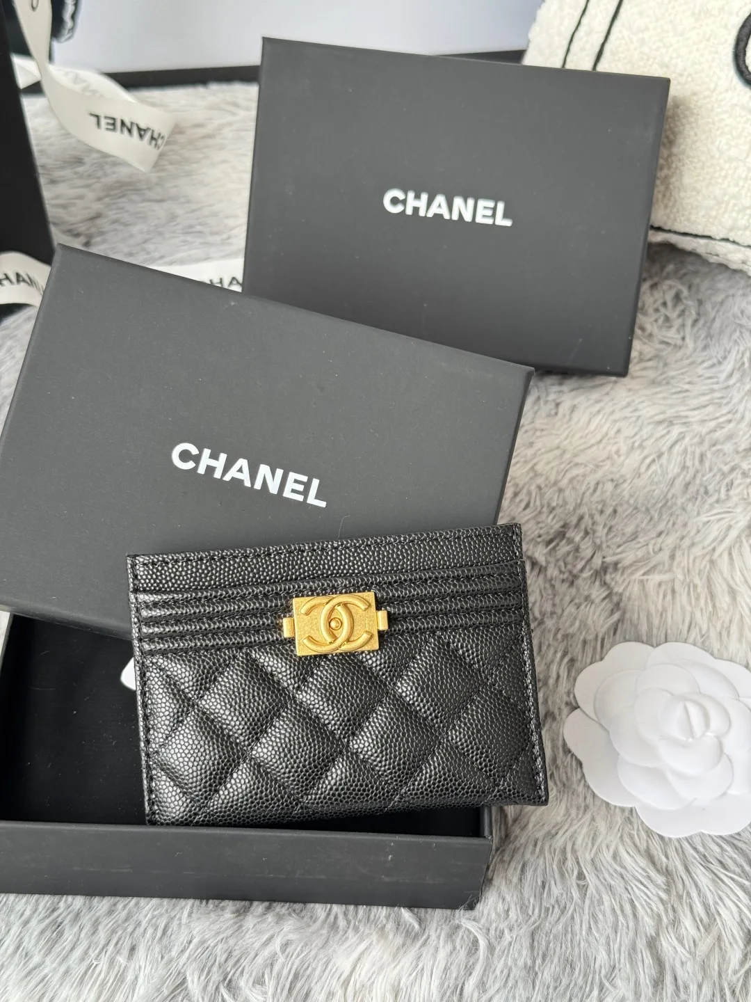 Chanel 84431 New Le Boy Cardholder - Detail view 2