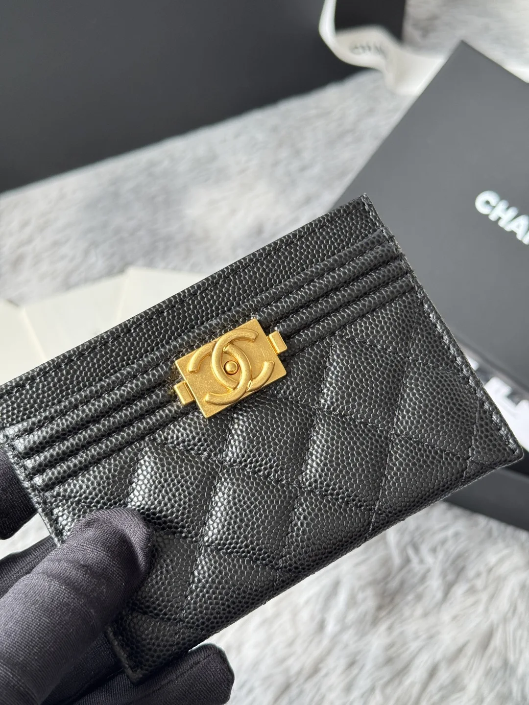 Chanel 84431 New Le Boy Cardholder - Detail view 6