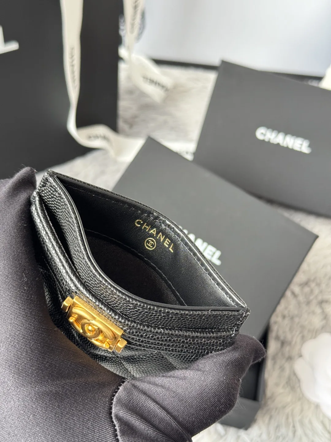 Chanel 84431 New Le Boy Cardholder - Detail view 8