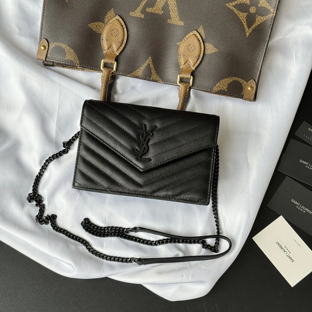 SAINT LAURENT 393953 Woc small envelope bag - Detail view 1