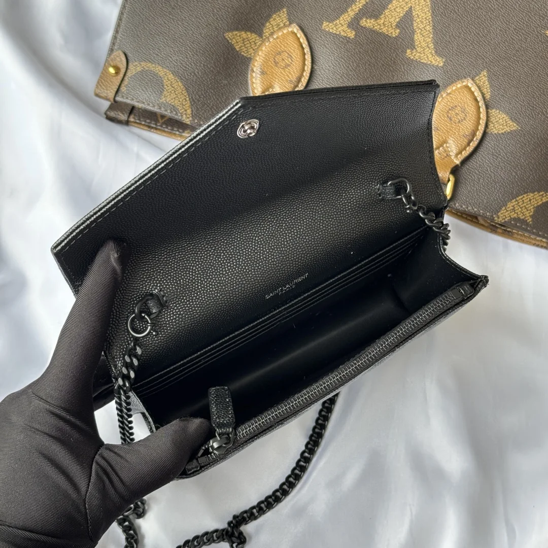 SAINT LAURENT 393953 Woc small envelope bag - Detail view 8