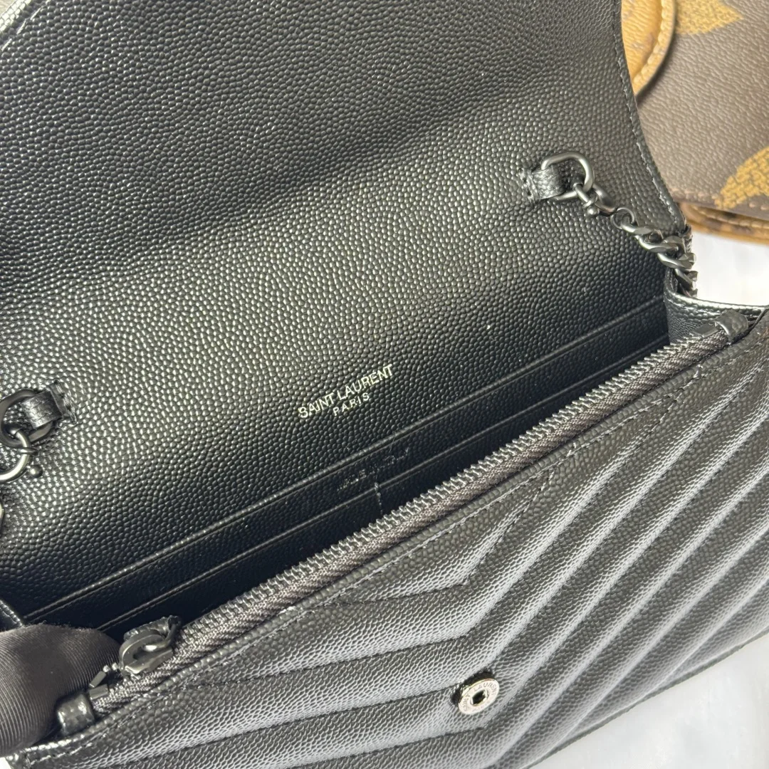 SAINT LAURENT 393953 Woc small envelope bag - Detail view 9