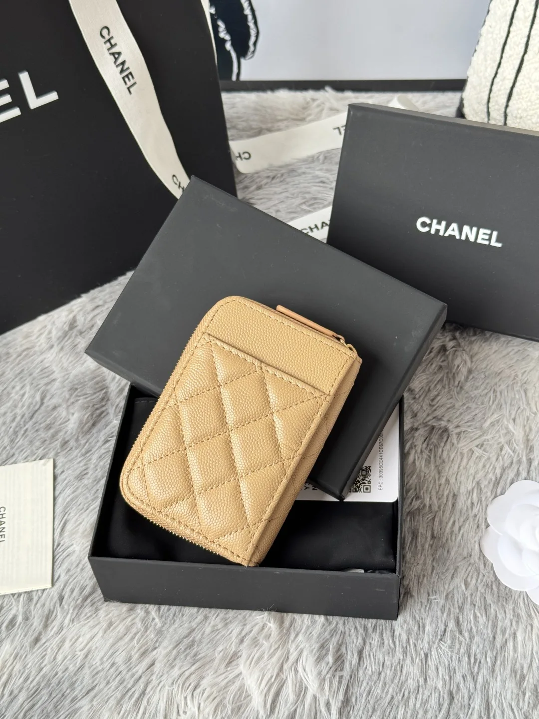 Chanel AP1650 Small Zip Pouch Laka Pouch - Detail view 3