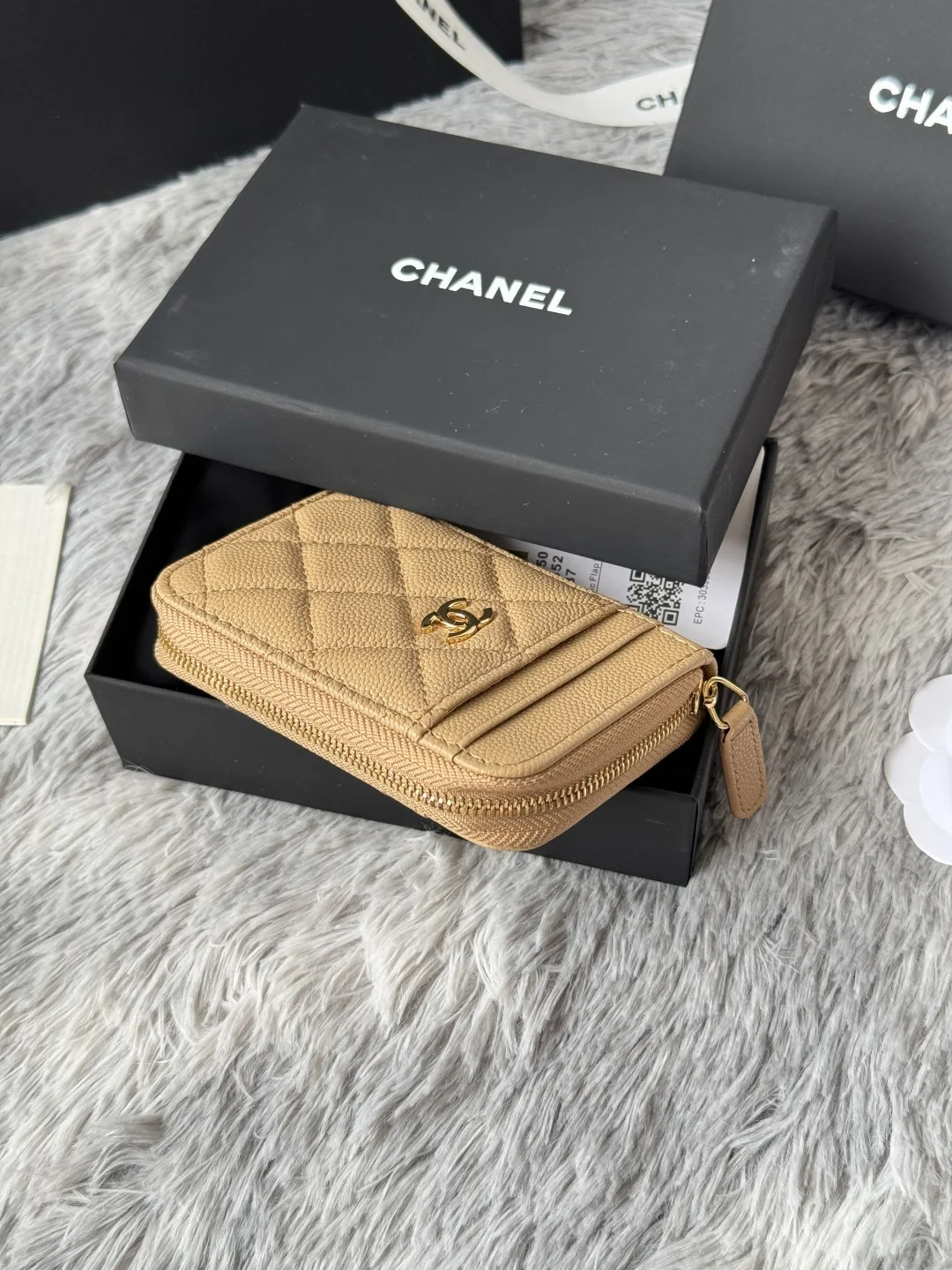 Chanel AP1650 Small Zip Pouch Laka Pouch - Detail view 4