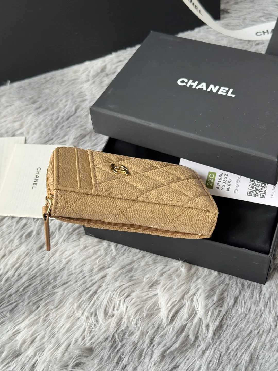 Chanel AP1650 Small Zip Pouch Laka Pouch - Detail view 5