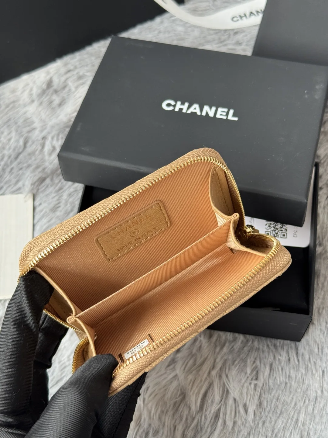 Chanel AP1650 Small Zip Pouch Laka Pouch - Detail view 8
