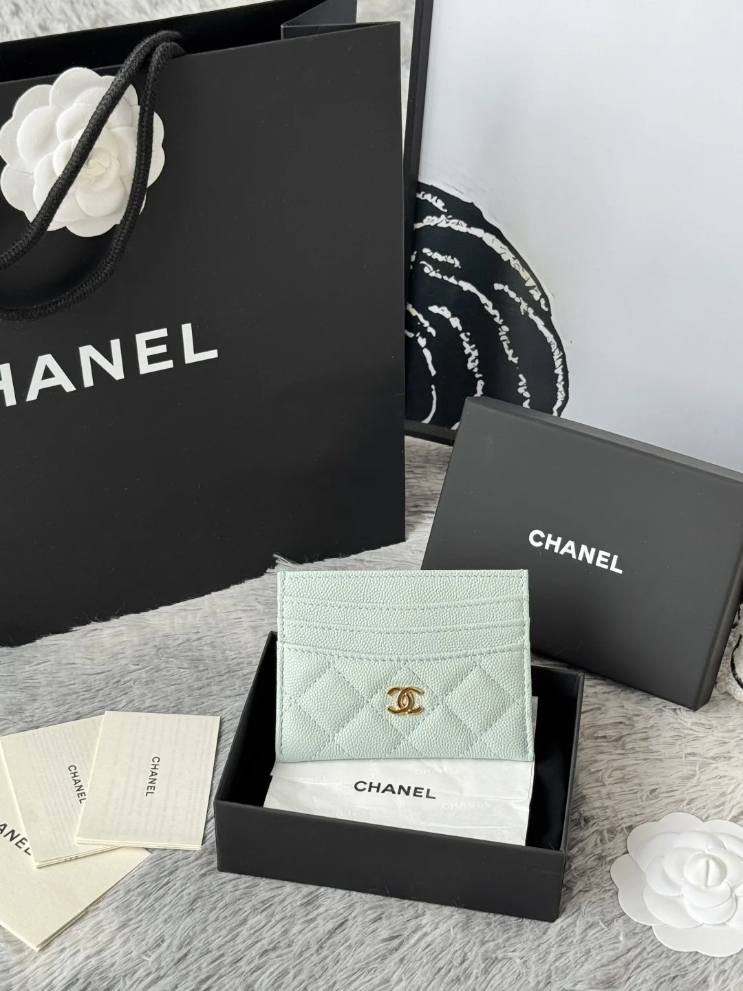 Chanel AP4472 2025 New Season Lambskin Cardholder - Detail view 1