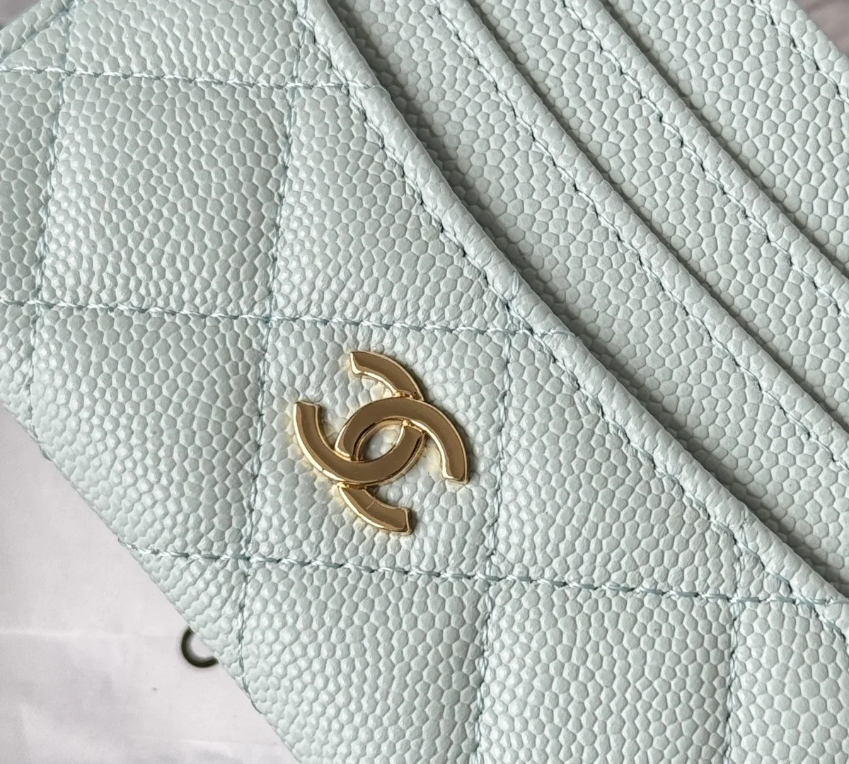 Chanel AP4472 2025 New Season Lambskin Cardholder - Detail view 6