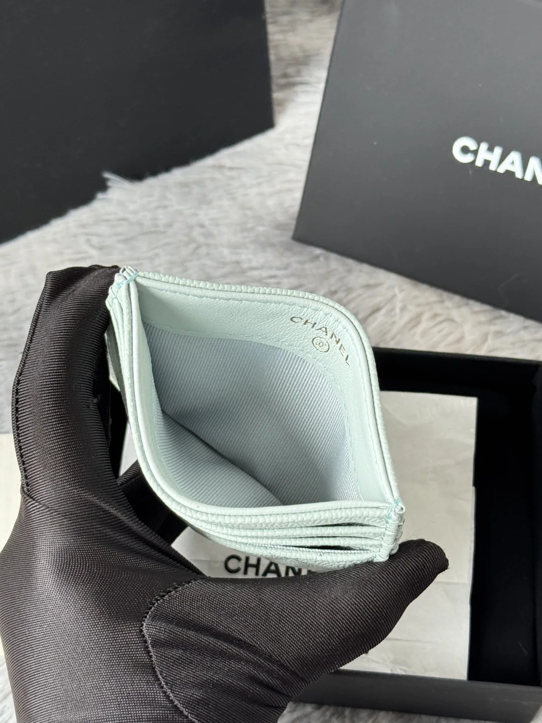 Chanel AP4472 2025 New Season Lambskin Cardholder - Detail view 7