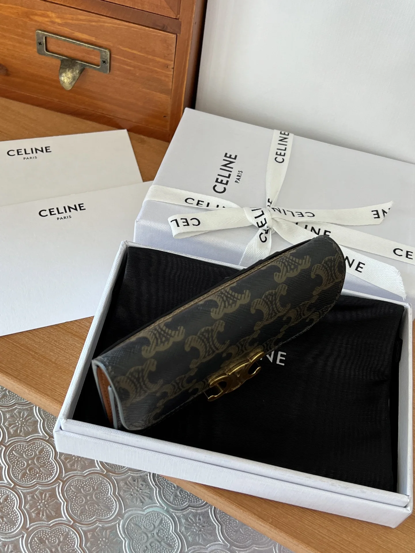 Celine 10P073 TRIOMPHE FLAP WALLET CARD HOLDER - Detail view 3
