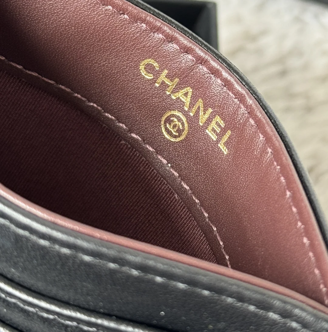 Chanel AP4472 2025 New Lambskin Cardholder - Detail view 8